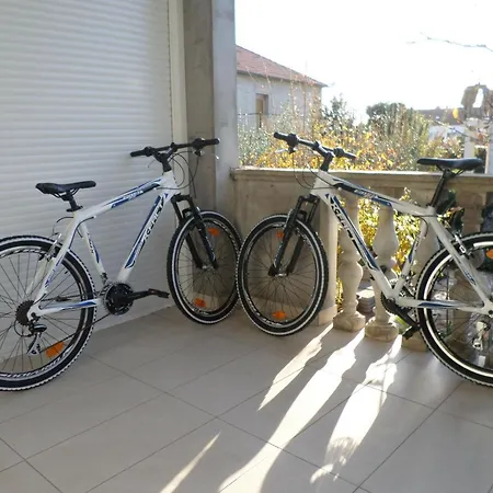 شقة Ruhiges Mit Terrasse In Strandnaehe By Interhome زادار