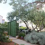 Ruhiges Mit Terrasse In Strandnaehe By Interhome דירה