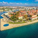 Ruhiges Mit Terrasse In Strandnaehe By Interhome דירה *