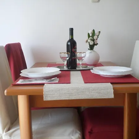 Apartment Ruhiges Mit Terrasse In Strandnaehe By Interhome