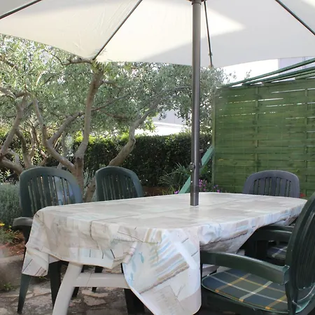 Appartement Ruhiges Mit Terrasse In Strandnaehe By Interhome *