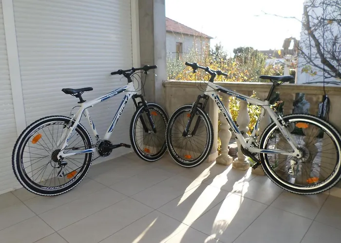 Apartment Ruhiges Mit Terrasse In Strandnaehe By Interhome Zadar